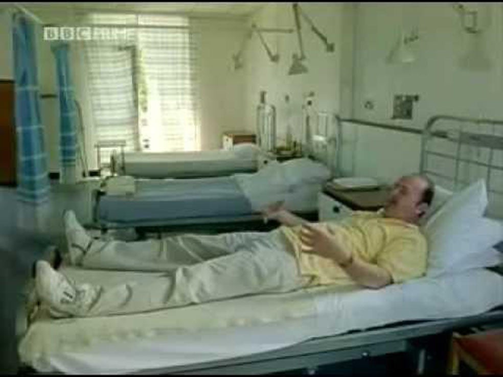 Ha participado en todo tipo de experimentos. El más emocionante tuvo lugar en Texas, a diez mil metros de altitud: un vuelo de la NASA para poner a prueba sus reacciones en ingravidez. Mientras el avión subía y bajaba en trayectorias muy pronunciadas, sus ocupantes experimentaban una sucesión de aumento y reducción de la fuerza de la gravedad. ¿Y Waterman? Él solo notaba una ligera presión en la nuca.