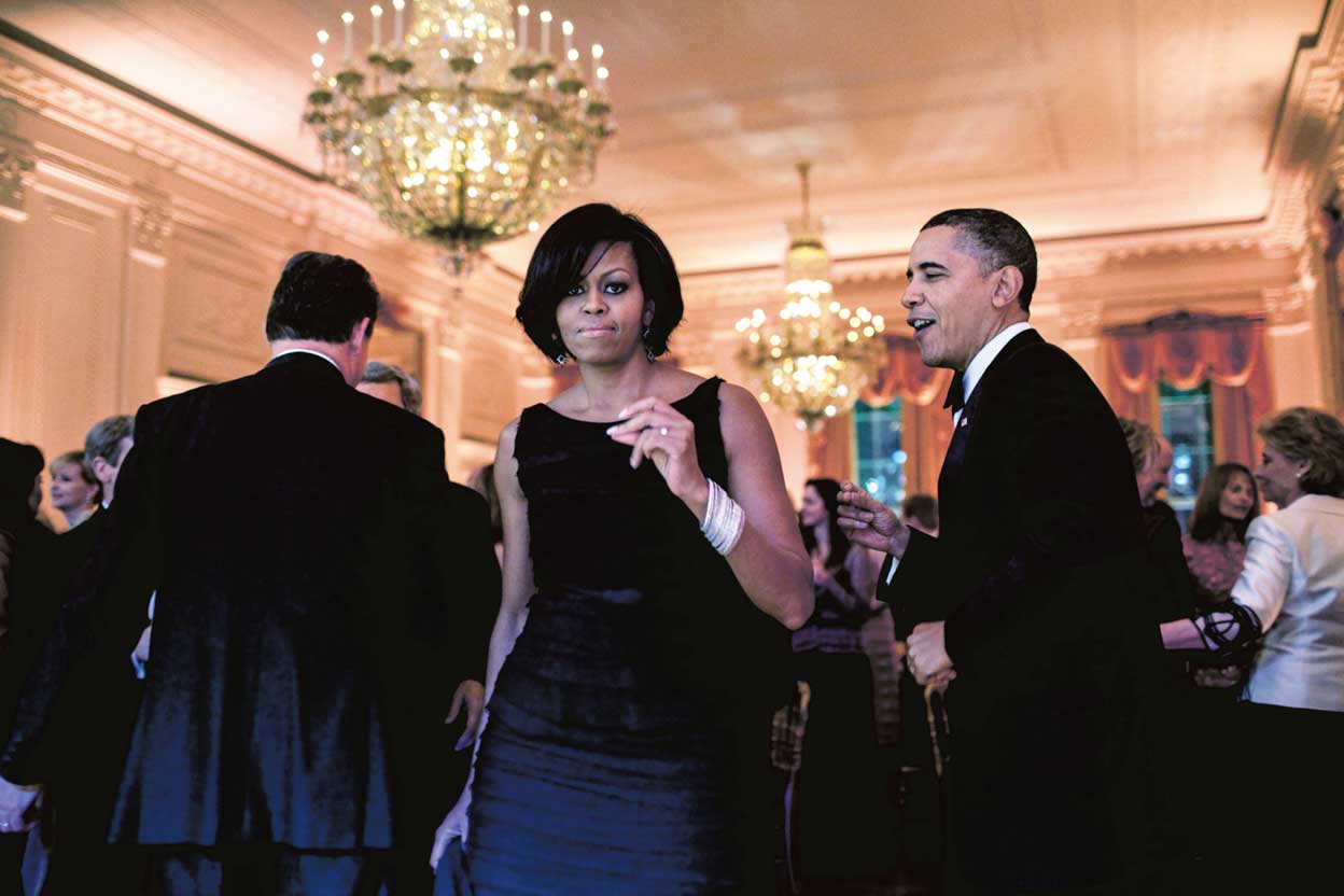 «A Michelle le encantaban tus ideas sobre tus defectos como hombre –dice Obama a Bruce–. Me decía: 'Bruce entiende sus faltas y ha aprendido a lidiar con ellas de un modo en que tú no'. Debes pasar más tiempo con él».