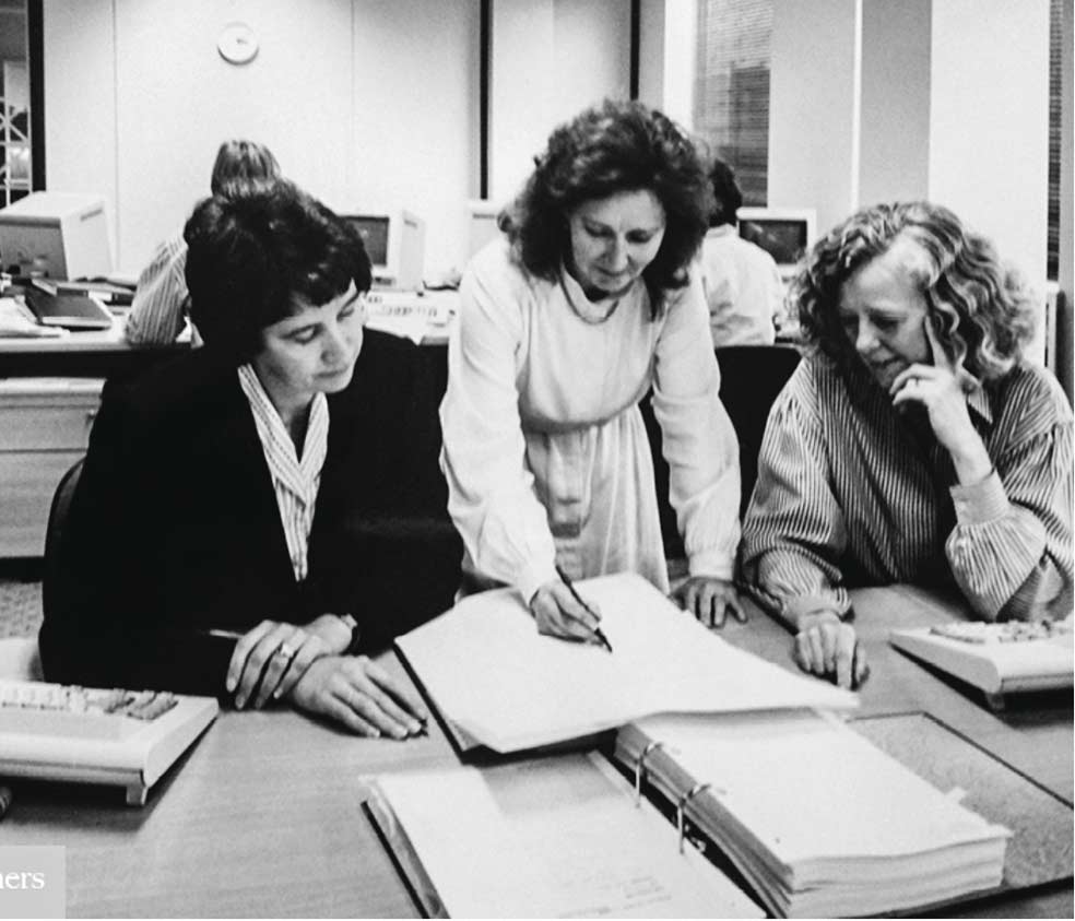 Empleadas de la empresa de Shirley. De 300 trabajadores, solo tres eran hombres. La flexibilidad de horarios fue la clave.