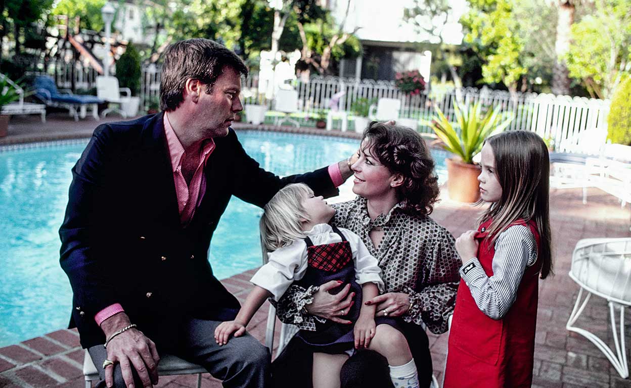 Robert y Natalie con sus dos hijas. La mayor es, en realidad, hija del anterior marido de la actriz. La pequeña nació cuando Natalie y Robert se casaron por segunda vez. Ante esas nuevas nupcias con él, Natalie le dijo a su hermana: «Más vale malo conocido...».