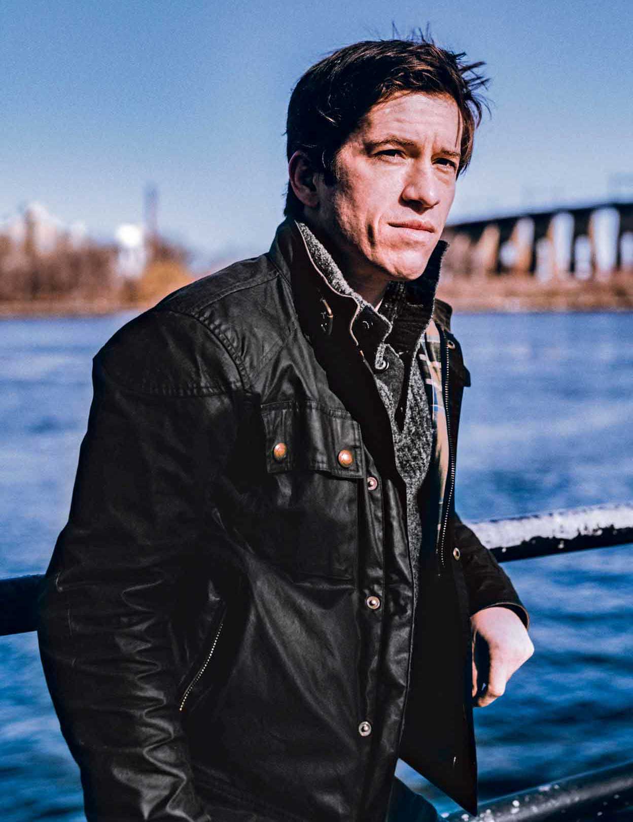 Así se titula la biografía no autorizada de Peter Thiel publicada por el periodista Max Chafkin, en la imagen. «Thiel —explica él— no es una persona carismática: en el trato cercano es frío, tartamudea, no muestra emociones. Pero sus ideas sí que resultan atractivas para mucha gente». Sus amigos y conocidos no paran de preguntarle si no teme una venganza del poderoso empresario por esta biografía. Su respuesta: «Sí».