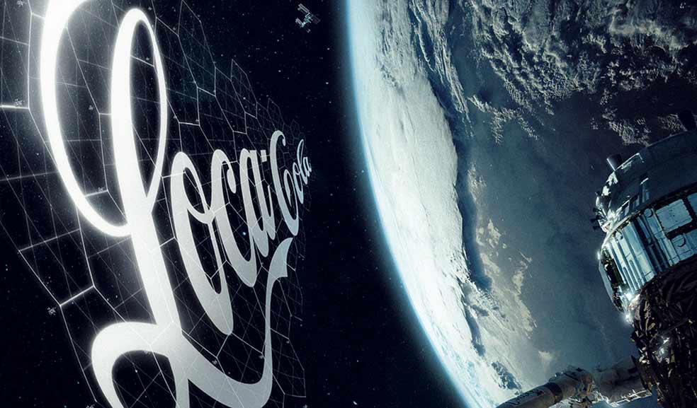 Una empresa rusa trabaja en un desarrollo tecnológico para crear en el espacio enormes carteles luminosos o, como ellos prefieren llamarlos, «exhibiciones orbitales». Los expertos creen que proyectos similares acabarán materializándose; hace mucho que lanzamos objetos al espacio con fines comerciales.