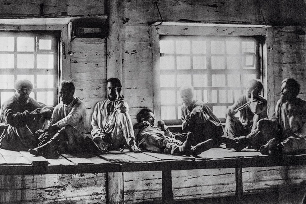 En sus cuatro años de trabajos forzados conoció a crueles criminales que le inspiraron para sus obras.