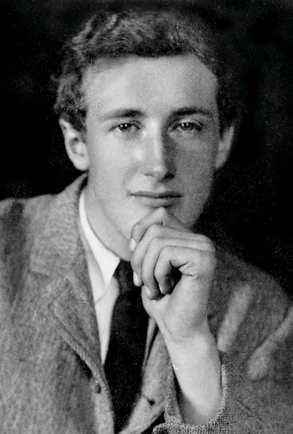Conoció a Denys Finch Hatton en 1918. Quedó hechizada. Era noble, culto, divertido, aventurero y «el hombre más libre de la Tierra».
