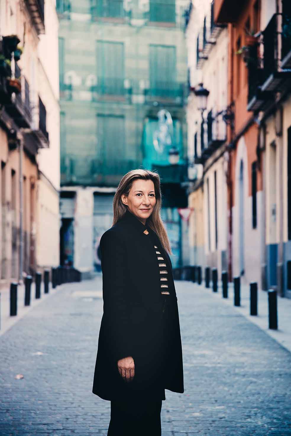 Sus libros han impulsado el turismo en Vitoria. En 'El libro negro de las horas' un asesino ataca a libreros, coleccionistas y bibliófilos y se mueve entre Madrid y Vitoria.