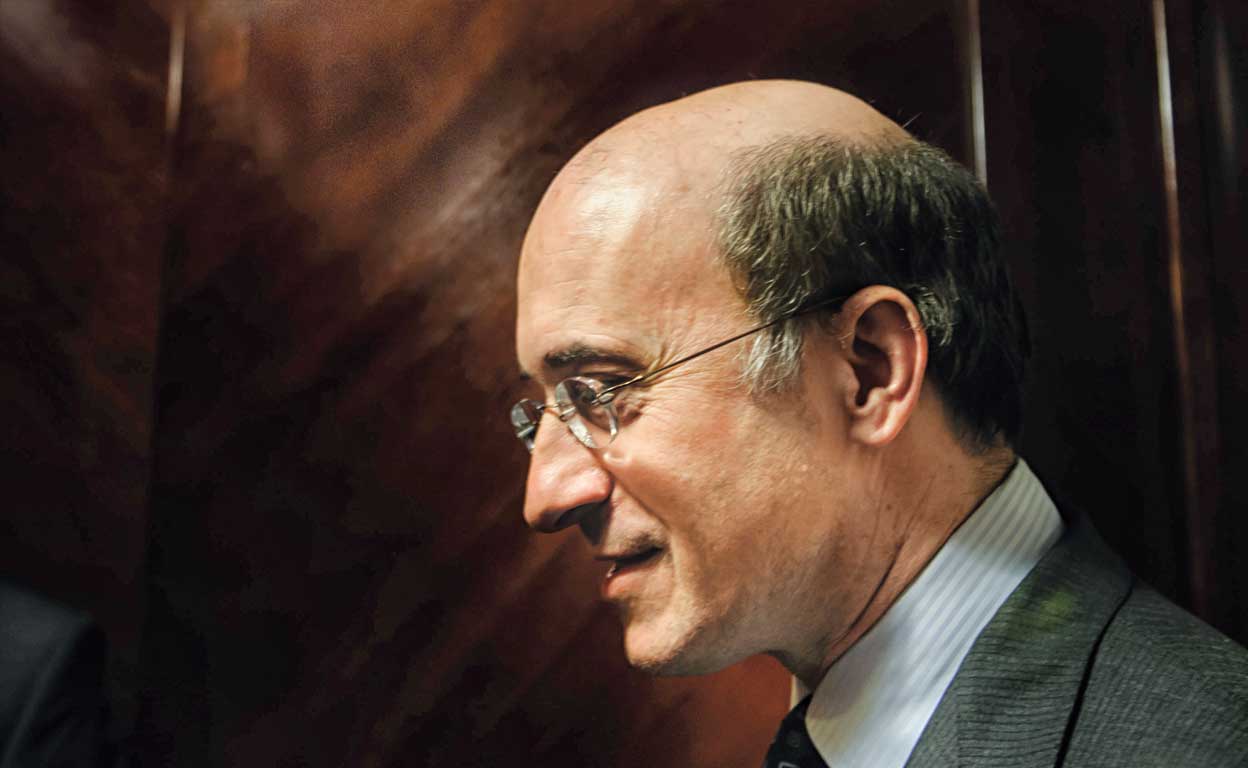 «El dinero en efectivo es una maldición»