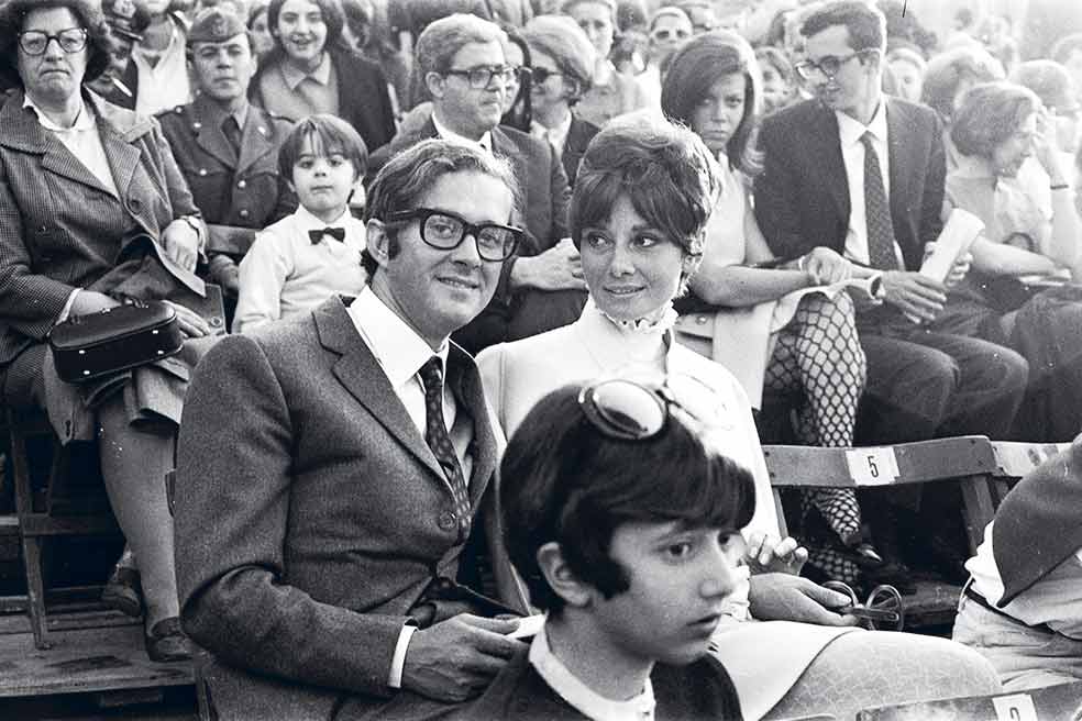 Andrea Dotti, su segundo marido, fue un neuropsiquiatra italiano con fama de mujeriego. Conoció a Hepburn en junio de 1968, en un crucero por las islas griegas y se casaron seis meses después. Estuvieron juntos trece años.