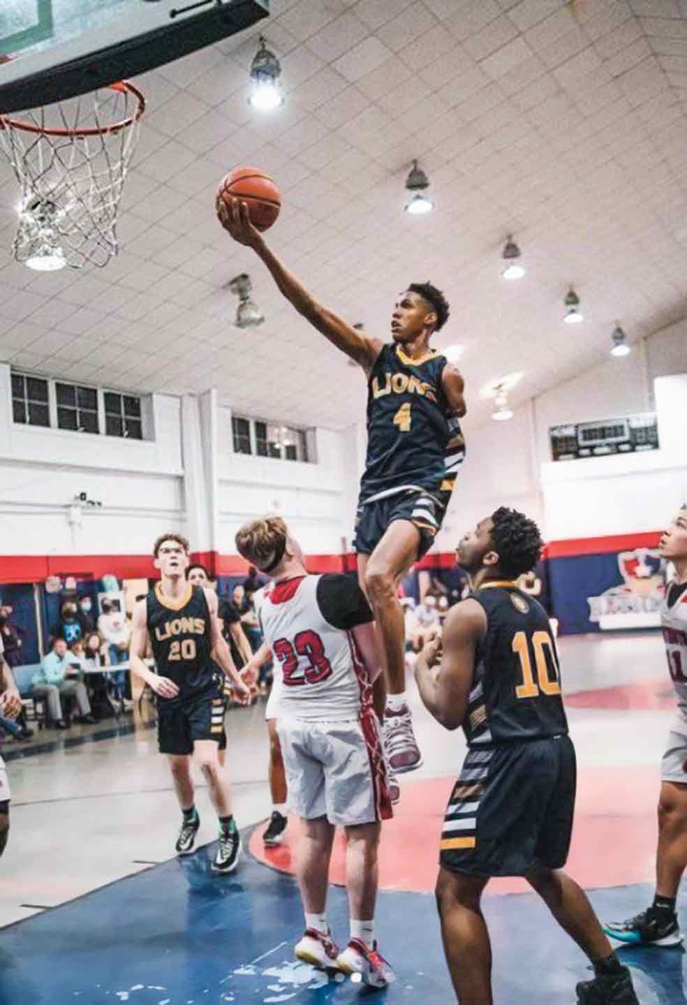 Gracias a sus vídeos subidos a redes sociales, rápidamente virales, un instituto de Florida le ofreció una beca en 2020. Hoy tiene más de 1,1 millones de seguidores en Instagram.