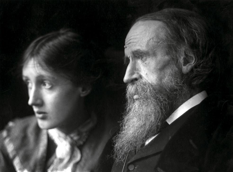 Virginia con su padre, Leslie Stephen, un erudito serio y taciturno que agrió su carácter cuando falleció su mujer. Aun así, su muerte, en 1904, fue terrible para Virginia.