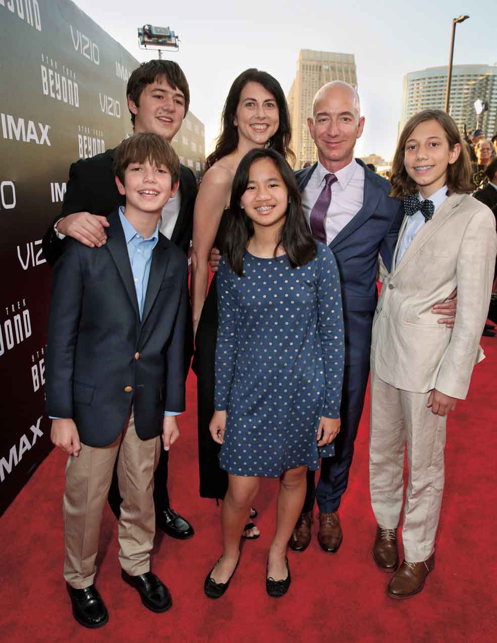 En sus 25 años de matrimonio tuvieron cuatro hijos: tres varones y una hija adoptada en China. El mayor, nacido en 2000, se llama Preston, pero sus padres han conseguido mantener los nombres y las edades de los demás en el anonimato y rara vez aparecen en público.