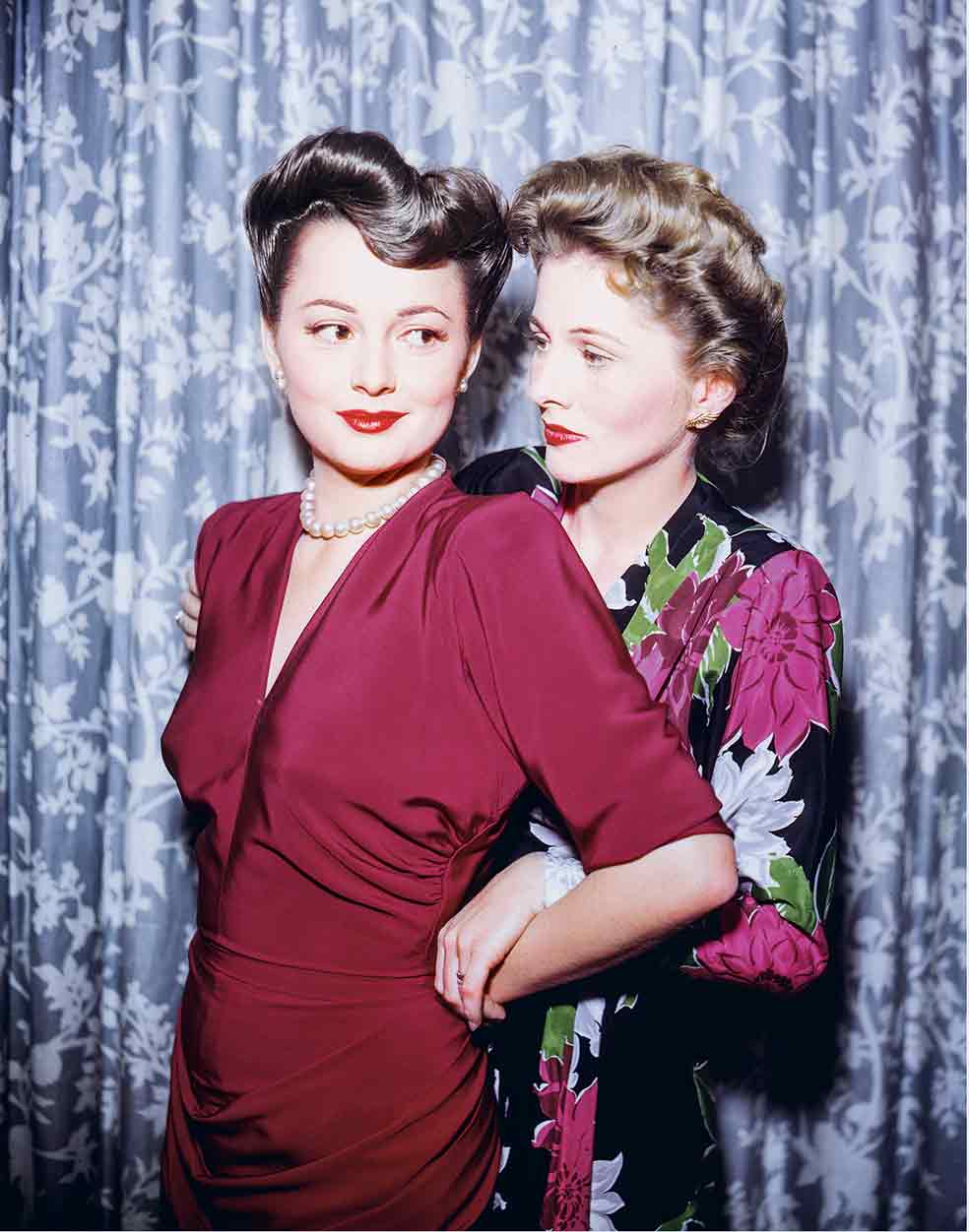 Olivia de Havilland y Joan Fontaine se llevaban 15 meses. La rivalidad y los celos marcaron su relación toda la vida.
