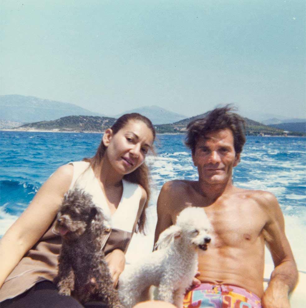La soprano interpretó a Medea en la película de Pasolini. Fueron amigos íntimos. Ella se enamoró de él y le pidió matrimonio. Pasolini la rechazó.