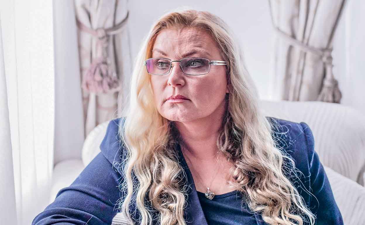 La mujer más buscada por el FBI