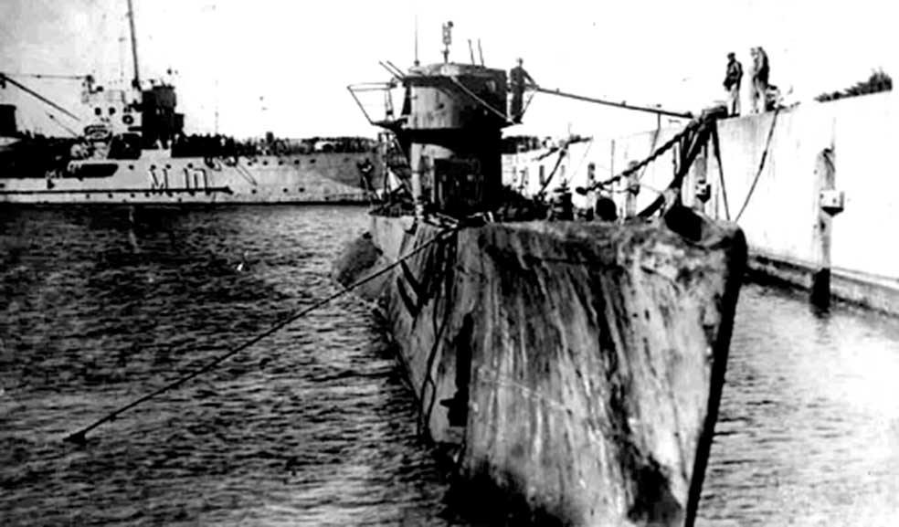 El 10 de julio y el 17 agosto de 1945, las naves U-530 y U-977 arribaron a Mar de Plata (Argentina). Sus tripulaciones, compuestas por oficiales nazis, se entregaron. No iban llenos, lo que hace sospechar que desembarcaron a algunos pasajeros antes de llegar a la costa.
