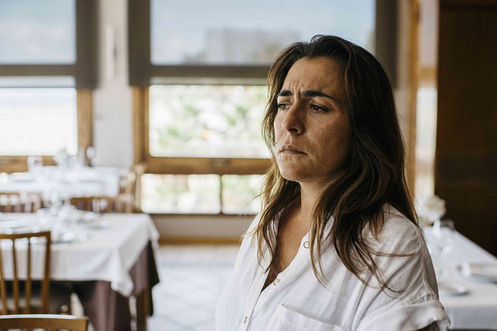 La actriz catalana ha sido la última celebridad en ser acosada por las redes sociales. La Policía Nacional detuvo en febrero a una mujer como presunta autora de los delitos de amenazas de muerte y acoso a través de Internet contra la actriz y su entorno. El hostigamiento de la ciberacosadora incluyó amenazas de muerte contra su hijo de 10 años.