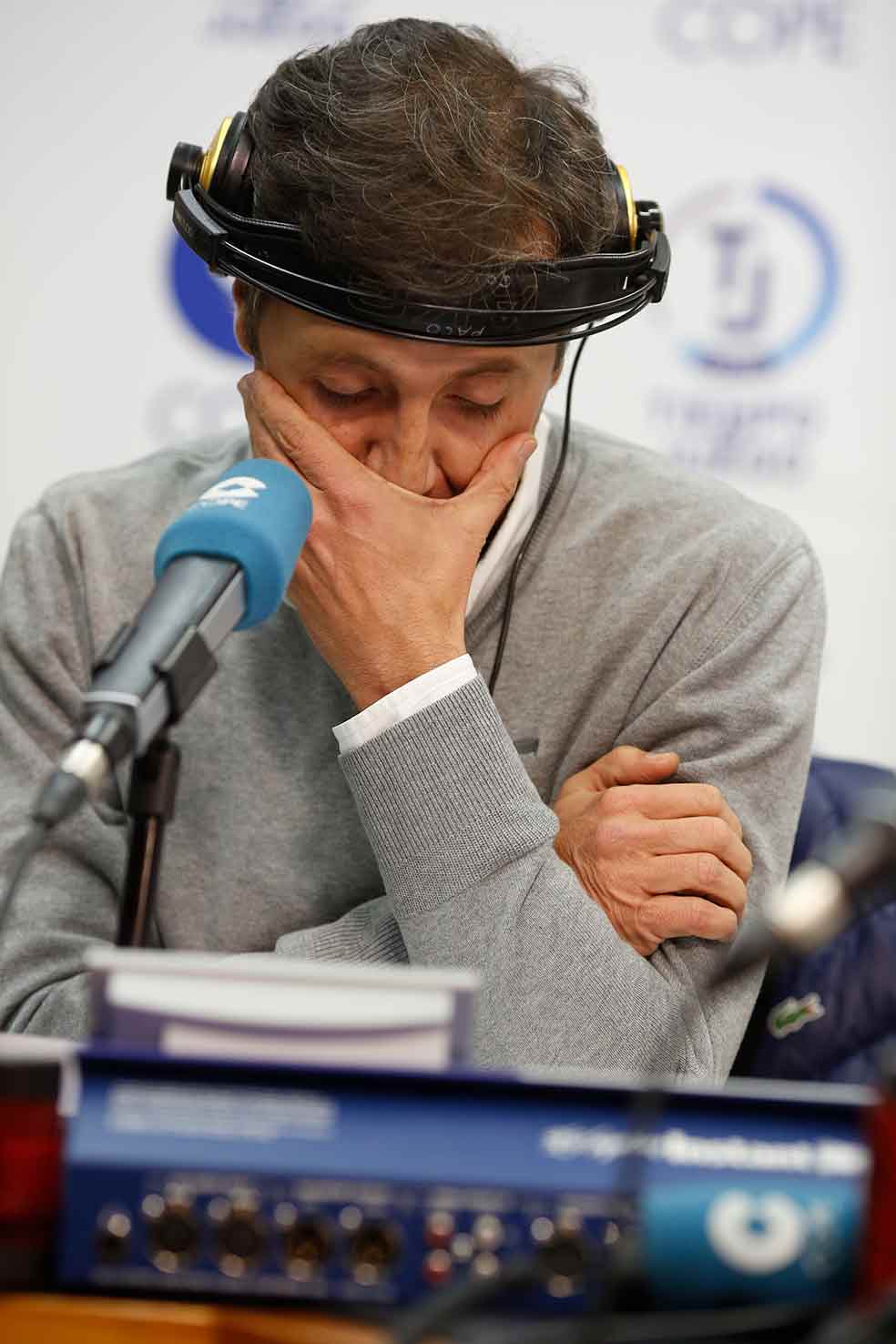 El presentador sufrió el acoso de una joven enamorada y obsesionada con él hasta que, en febrero de 2014, intentó asesinar a puñaladas a su hija y a su esposa. Fue condenada a 20 años de internamiento psiquiátrico por «el elevado riesgo vital que siguen corriendo las víctimas».