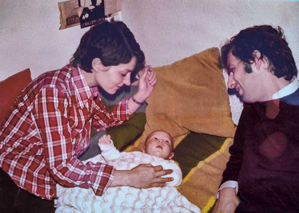 Javier Sádaba y Elena Rodríguez estuvieron casados 42 años y fueron padres de Ígor (en la foto). Elena murió de cáncer. «Fue terrible. Sufrí mucha ansiedad. Pero, si echo la vista atrás, me ha servido ese duelo», confiesa Sádaba.