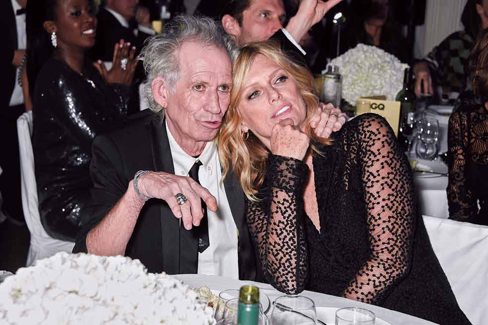 Richards y Patti Hansen (66 años) llevan casados casi cuatro décadas. ¡Y sin infidelidades! Sus dos hijas, Theodora y Alexandra, son modelos, como su madre, toda una estrella en los setenta. |