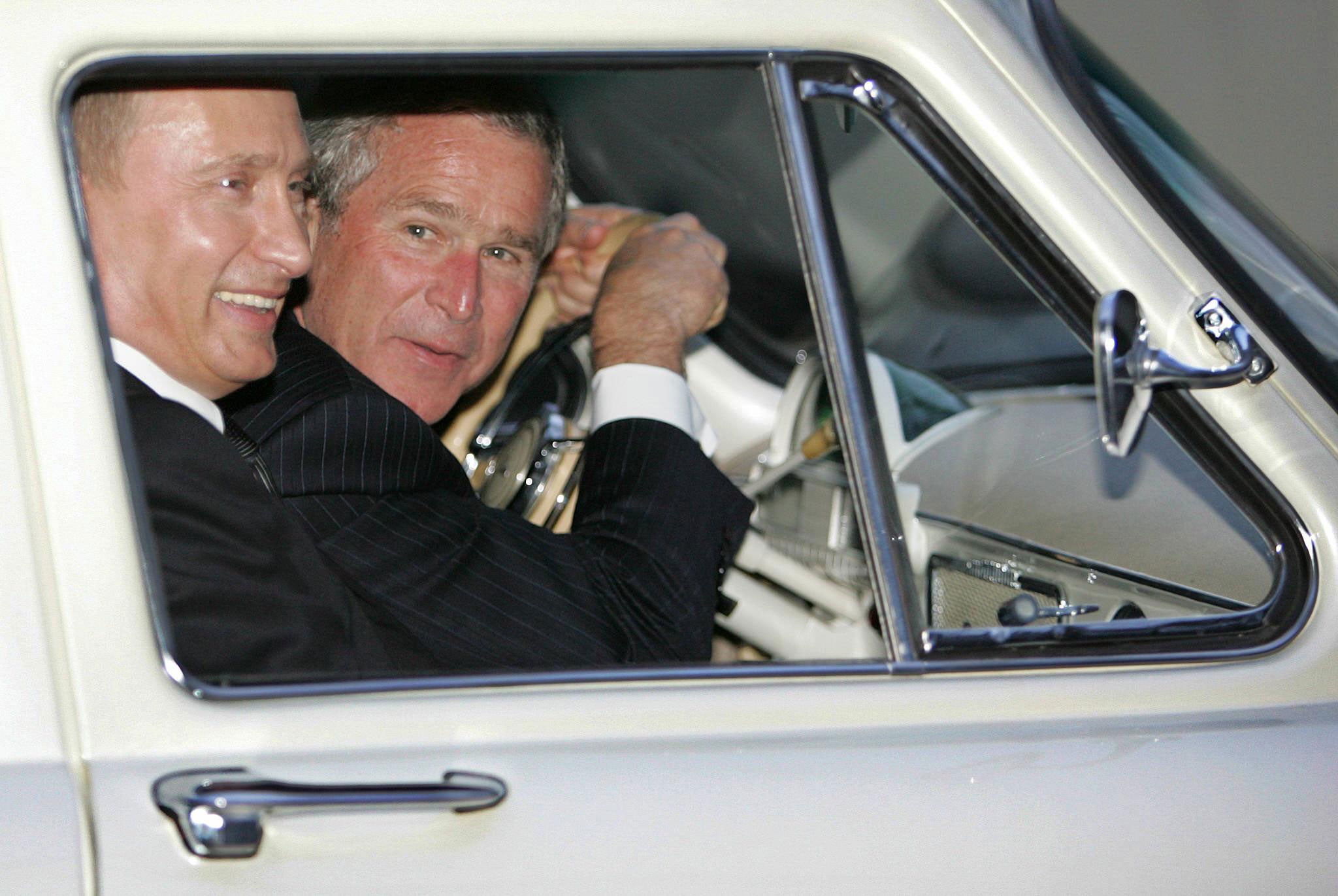 Construyendo a Putin en 8 instantes: cuando Occidente creyó que podía entenderse con el líder ruso