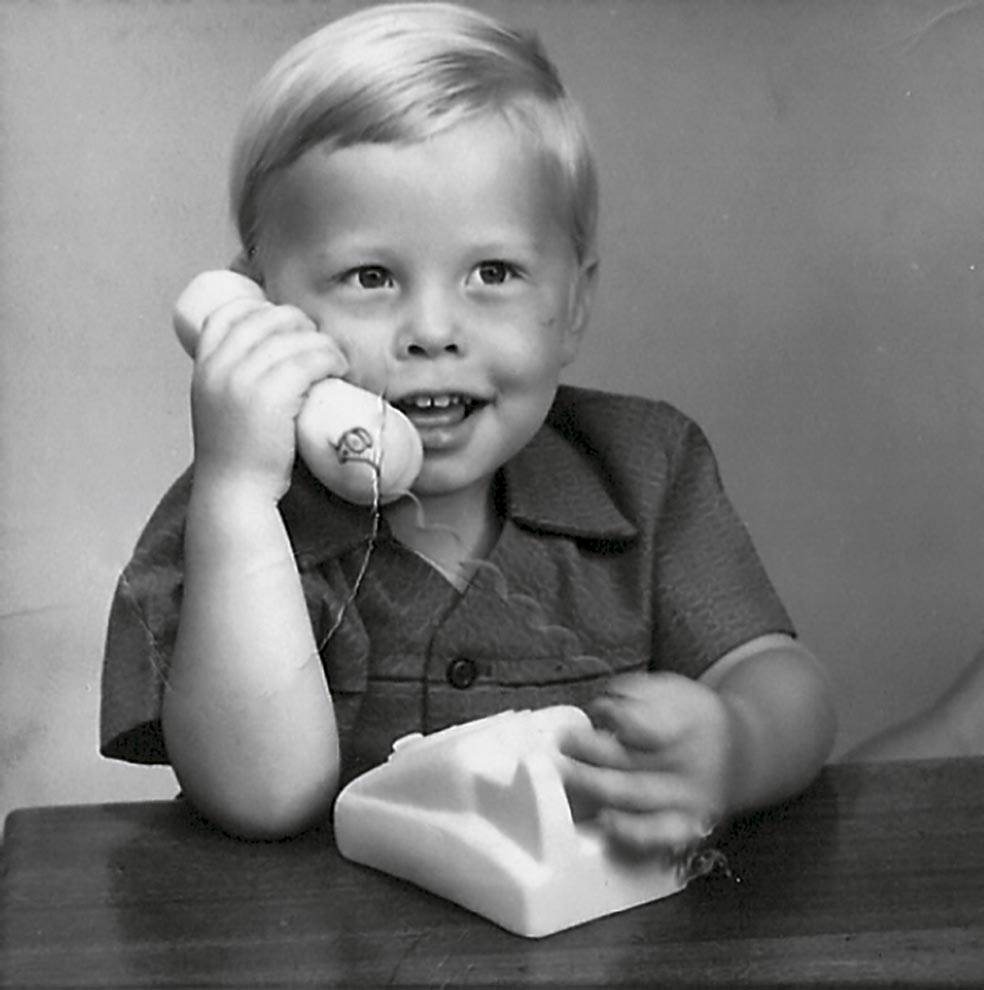 Elon Musk, de niño, ya 'al mando'.