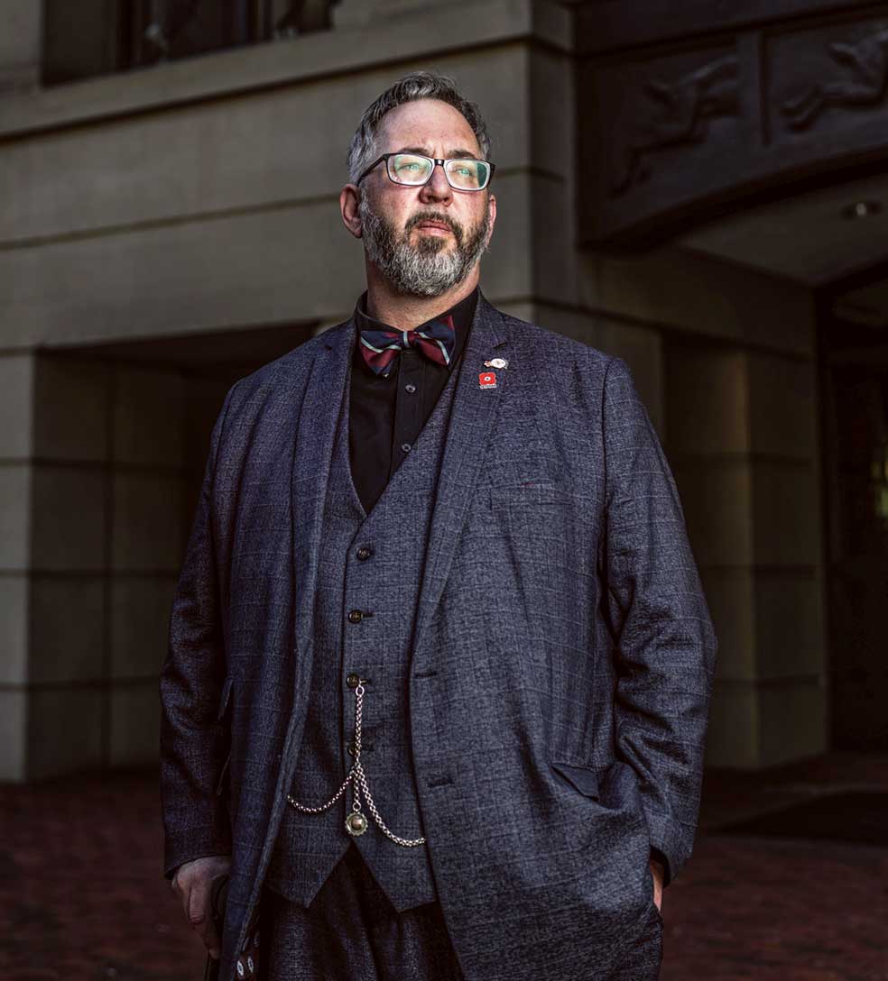 Mike Haines durante el juicio a uno de los miembros del grupo terrorista que torturó y asesinó a su hermano menor, David, en Siria. |