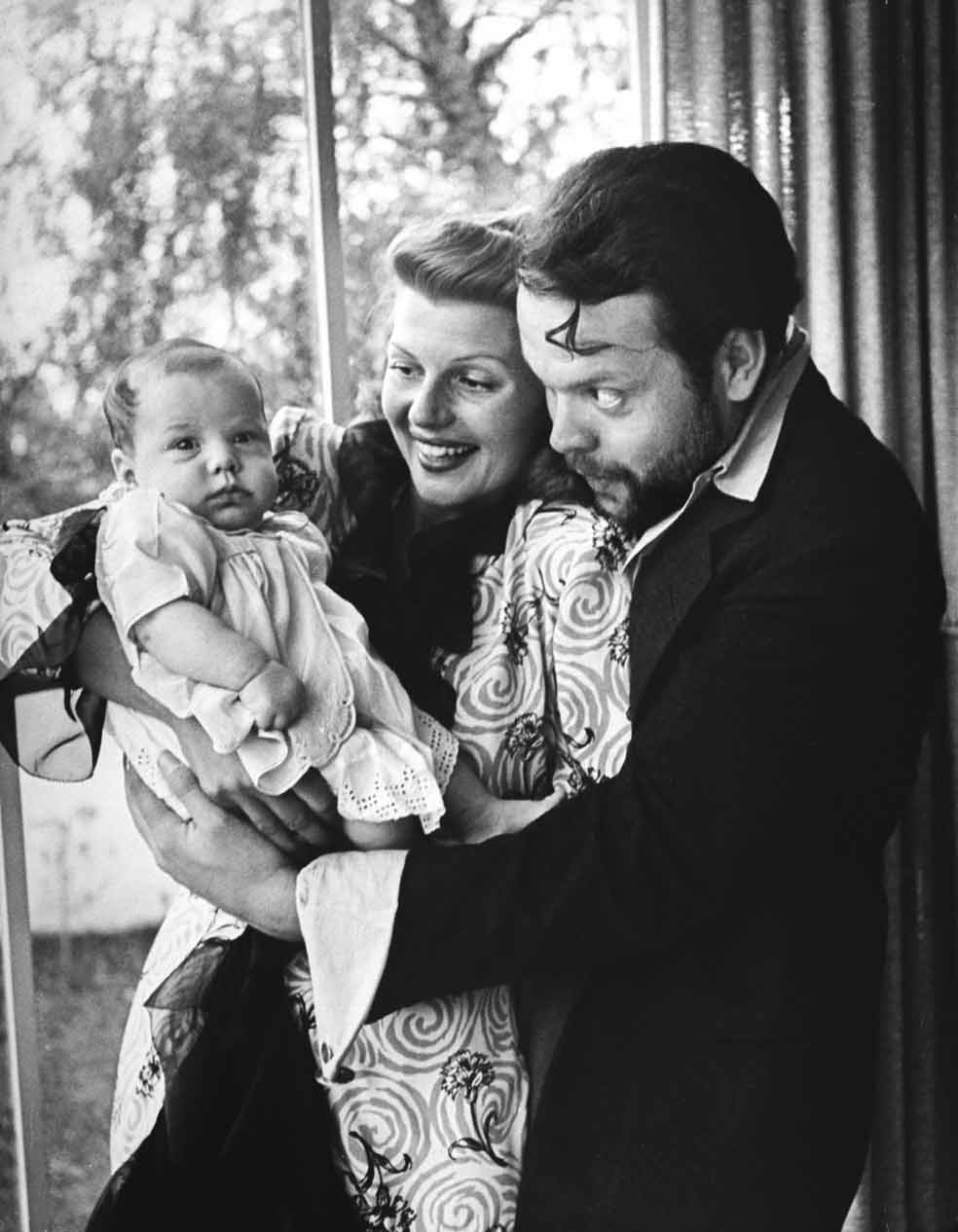 Estuvo casada con Welles cinco años y tuvieron una hija. Las infidelidades de él fueron constantes. «Me dejaba sola noche tras noche», confesó Rita.