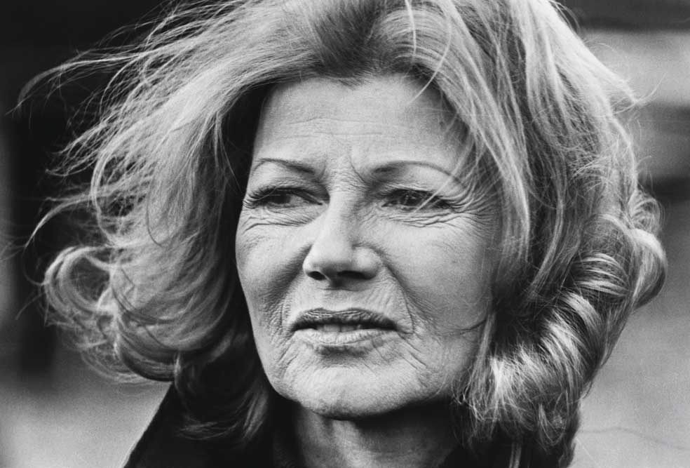 Padeció alzhéimer. Tardaron años en diagnosticarla: entonces era una enfermedad poco conocida. Su hija Yasmín la cuidó hasta el final. Rita murió a los 68 años.