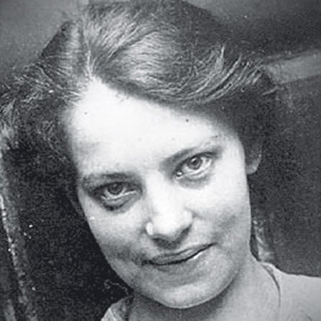 Imagen - ANNA ANDERSON | ANASTASIAEra excéntrica, depresiva e intentó suicidarse. Vivió en sanatorios mentales. Tuvo fervientes seguidores. Murió en 1984 y su cuerpo fue incinerado, pero se conservó una fibra de cabello. El cotejo de su ADN demostró que no era una Romanov.