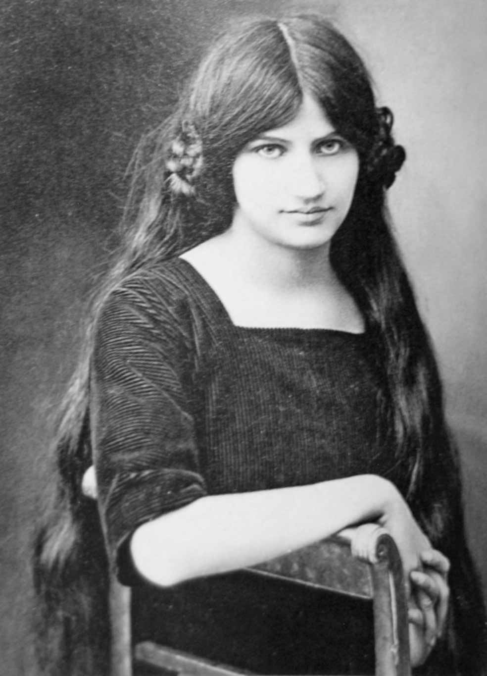 Jeanne Hébuterne, con 19 años. Su familia nunca aprobó que se fuera a vivir con el pintor.