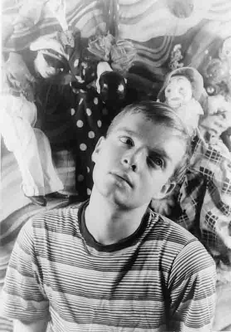 Tomó el apellido del segundo marido de su madre, un empresario de origen cubano llamado Joseph García Capote. Su padre agotará en vano todas las instancias judiciales tratando de impedir este cambio.