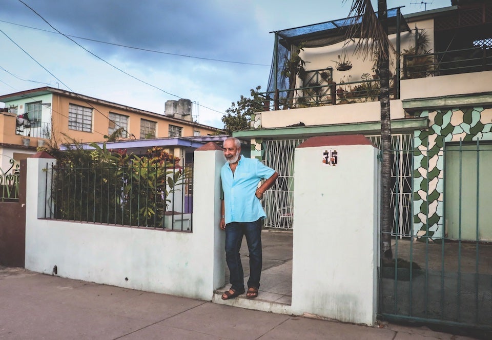 Padura en su casa de La Habana.