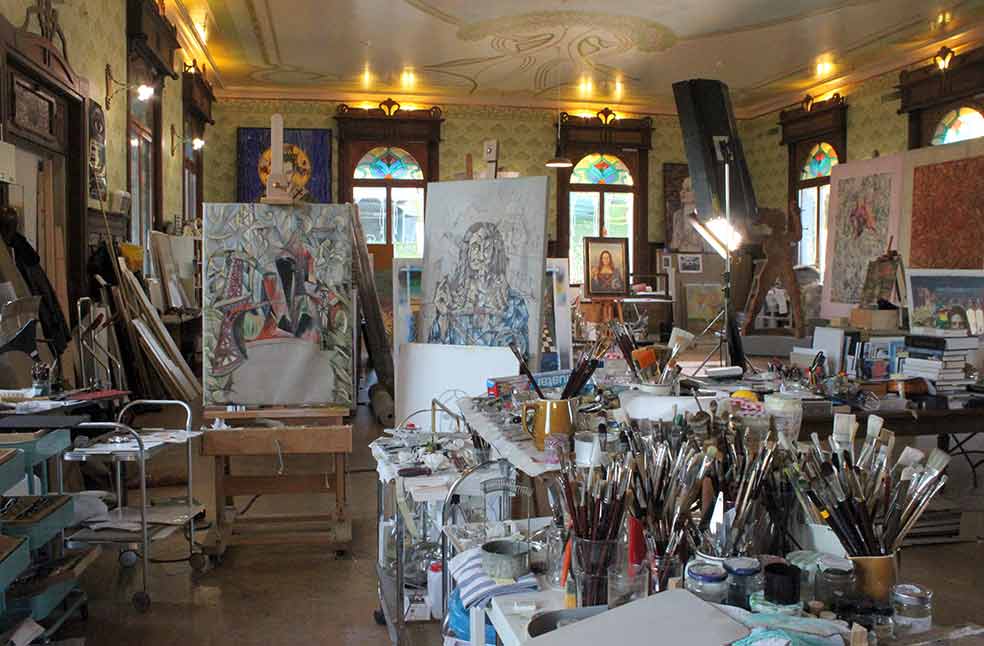 La historia de Robin Hood —un hombre que roba a los ricos— cautivó a los medios de comunicación. Sin embargo, los comerciantes de arte, los coleccionistas, los compradores y las casas de subastas estaban muy felices de cerrar rápidamente el caso Beltracchi y olvidar que alguna vez fueron engañados por este hombre que tenía un genio diabólico y un talento tan excepcional que hasta ellos fueron engañados.
