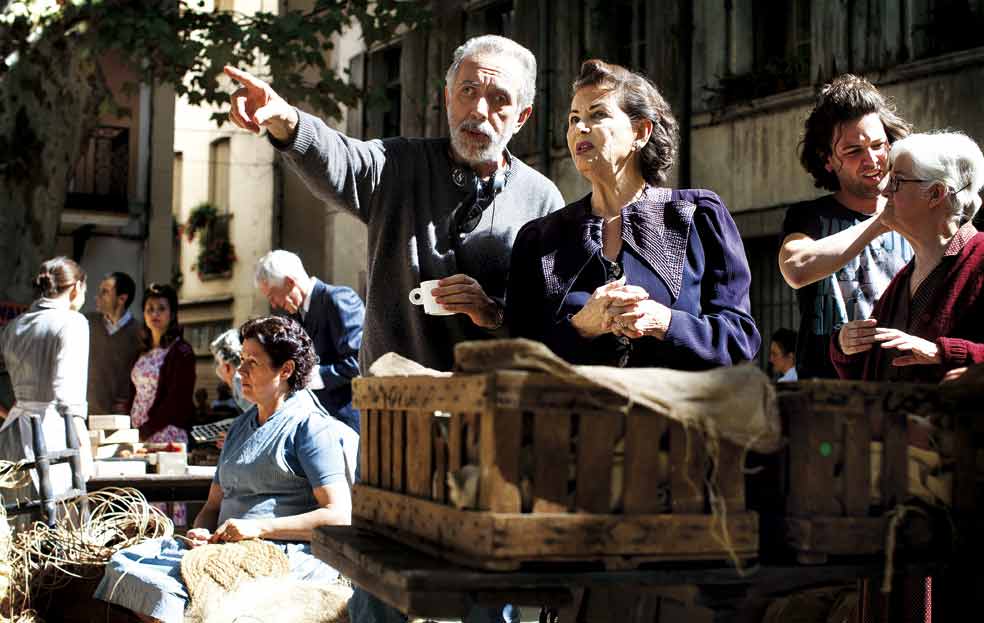 Fernando Trueba dirigiendo a Claudia Cardinale en el rodaje de El artista y la modelo. «Trabajar con él fue una experiencia fabulosa. La película es hermosísima», afirma Claudia, que compartía cartel con Jean Rochefort y Aída Folch.