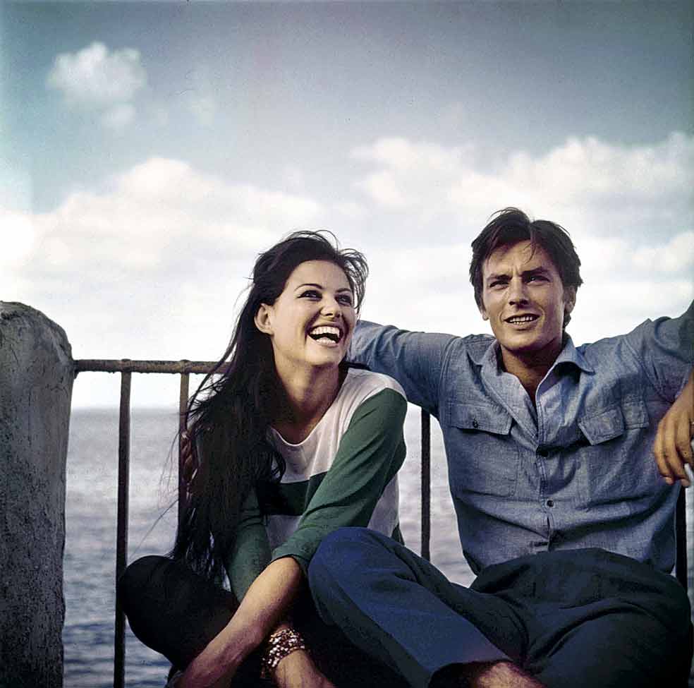 Alain Delon fue uno de los mejores amigos de Claudia desde que se conocieron, en el rodaje de Rocco y sus hermanos, en 1960. Pero fue El Gatopardo, en 1963, lo que los convirtió en 'pareja de película', aunque en aquel filme la competencia era dura: «Burt Lancaster era un hombre maravilloso, imponente y tan, tan atractivo…».