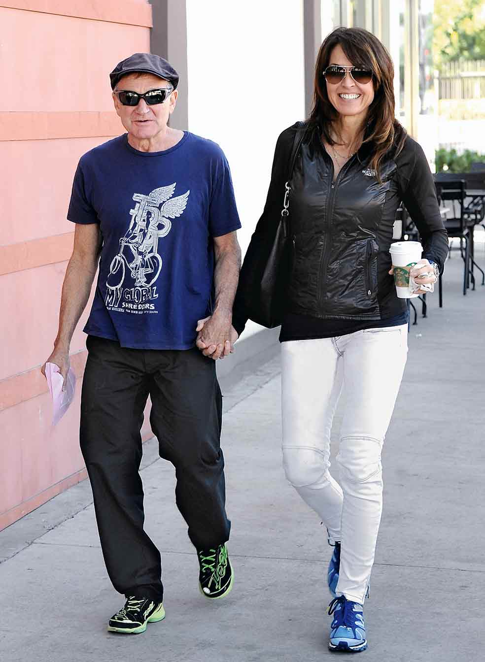 Robin y Susan paseando por California en febrero de 2014. Él se quitó la vida en agosto, tras padecer durante años depresión, paranoias y párkinson. Cuando murió, tenía 63 años.