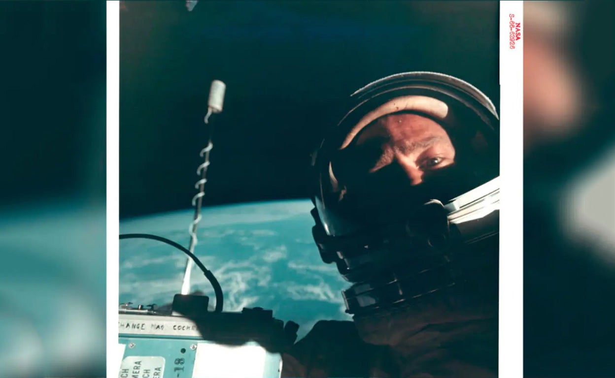 El primer selfie espacial y otras joyas de la Luna