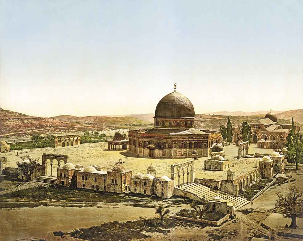 Los turistas viajaban por toda Europa por tierra, mar y, con la llegada del zepelín en 1900, también aire. Gracias al tren, por ejemplo, la Riviera francesa se convirtió en el destino favorito de aristócratas y burgueses.