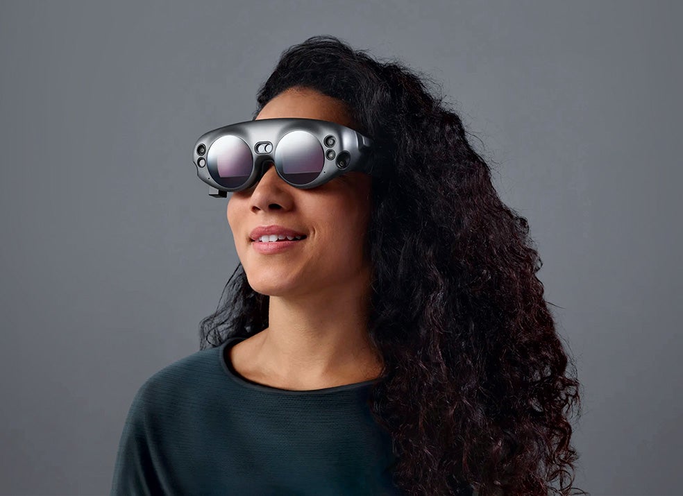 Estas gafas de Magic Leap son ya un modelo de las gafas que se usarán en el metaverso. Sus cristales son transparentes, lo que permite integrar el mundo virtual en el real. Ya existen y se pueden comprar a partir de 3300 euros.