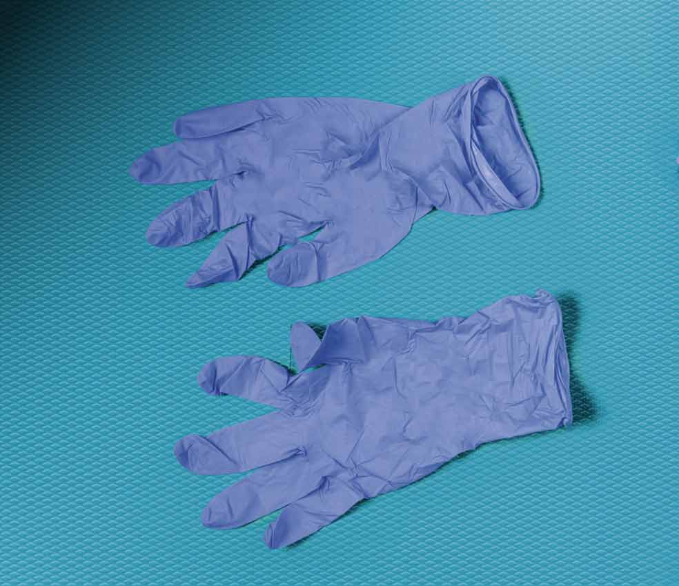 Imagen - INFECCIONES CRUZADASLos guantes son indispensables. Protegen a las pacientes y los médicos.