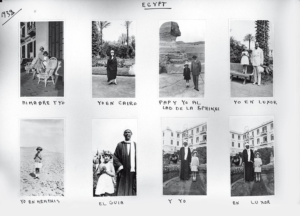Fotografías del álbum de Cayetana donde registró su viaje a Egipto en 1933. Cuando el exministro de Antigüedades Zahi Hawass visitó Sevilla en 2009, la duquesa le habló de la amistad de su padre y Howard Carter.