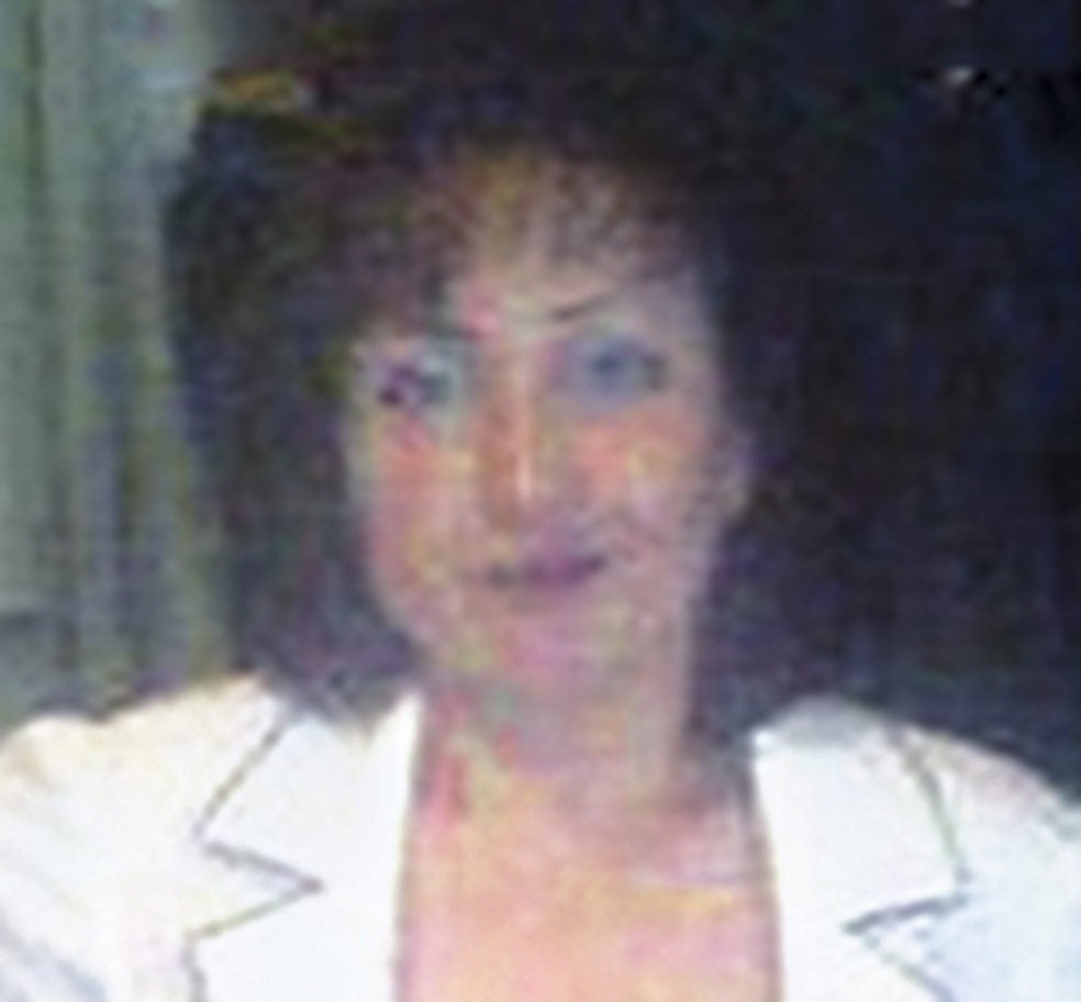 Imagen - CARNE EN CONSERVA: Natalia Bakshéyevy su pareja Dimitri podrían haber asesinado y devorado a 30 personas. La Policía rusa ha hallado en su casa tiras de piel y frascos con carne en conserva. Dieron con ellos tras encontrar en el móvil de Dimitri fotos de él con un cuerpo troceado.