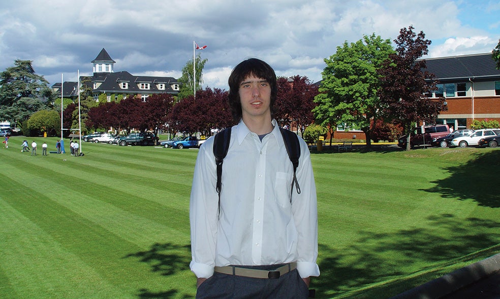 Harto del enclaustramiento, Osel abandonó el monasterio tibetano donde fue criado en cuanto cumplió 18 años. Tras pasar una temporada de desenfreno adolescente en Ibiza, prosiguió con su vida dedicada al estudio en centros de educación occidental. Pasó así por Canadá, Suiza (foto), Italia, España, California, Hawái…