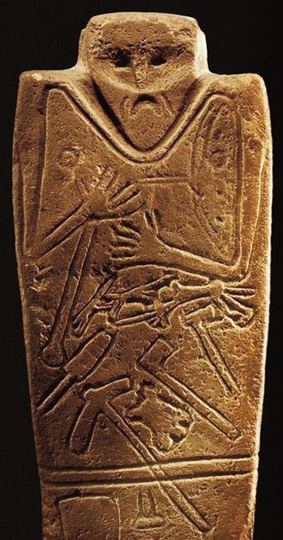 Los yamnayas eran ganaderos, buenos jinetes y fieros guerreros. Aquí, una estatua de su cultura encontrada en Ucrania (con hachas y caballos).