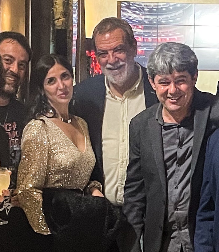 Los escritores Carmen Mola (Antonio Mercero, Agustín Martínez y Jorge Díaz) y Espido Freire.