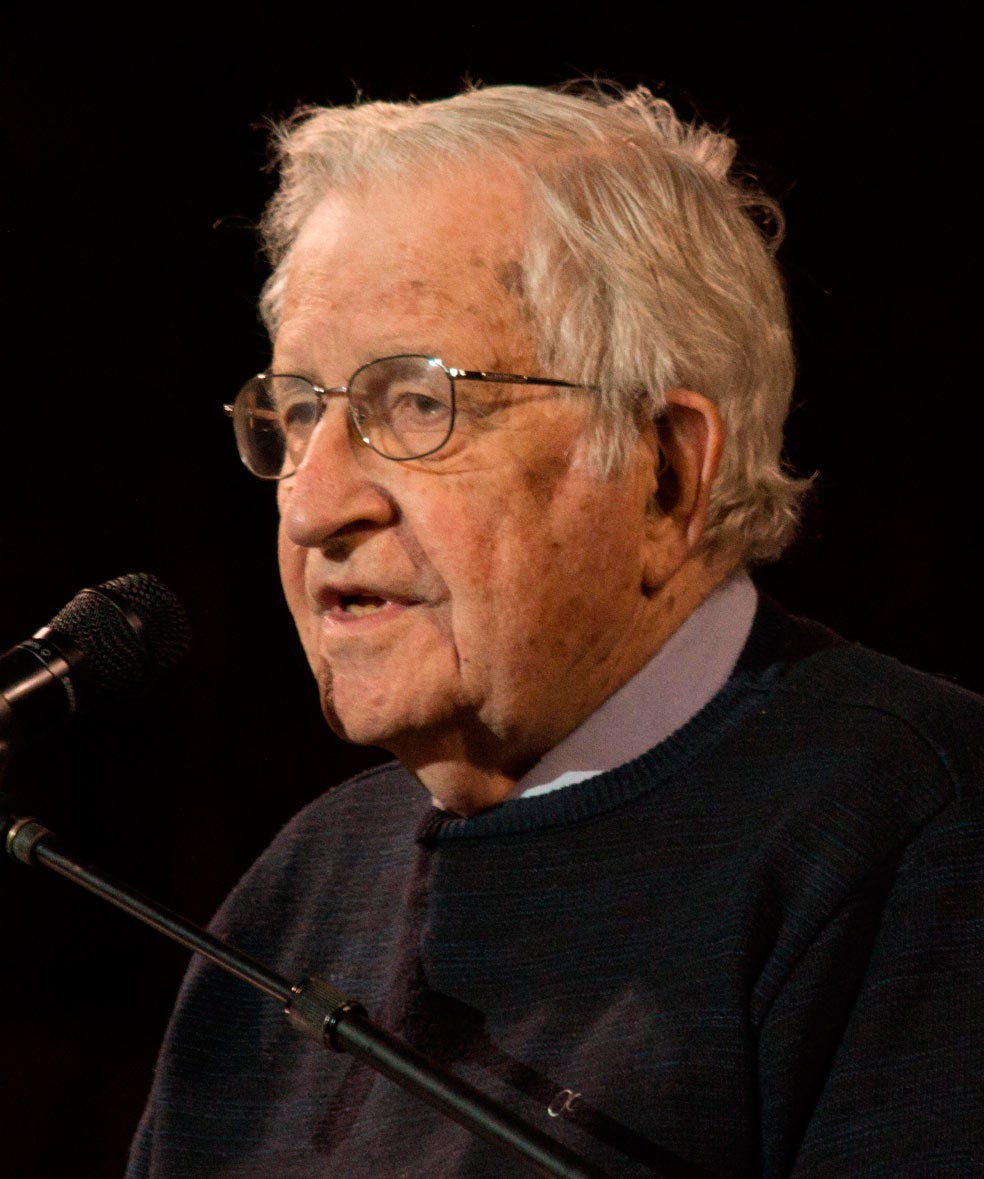El lingüista estadounidense Noam Chomsky.