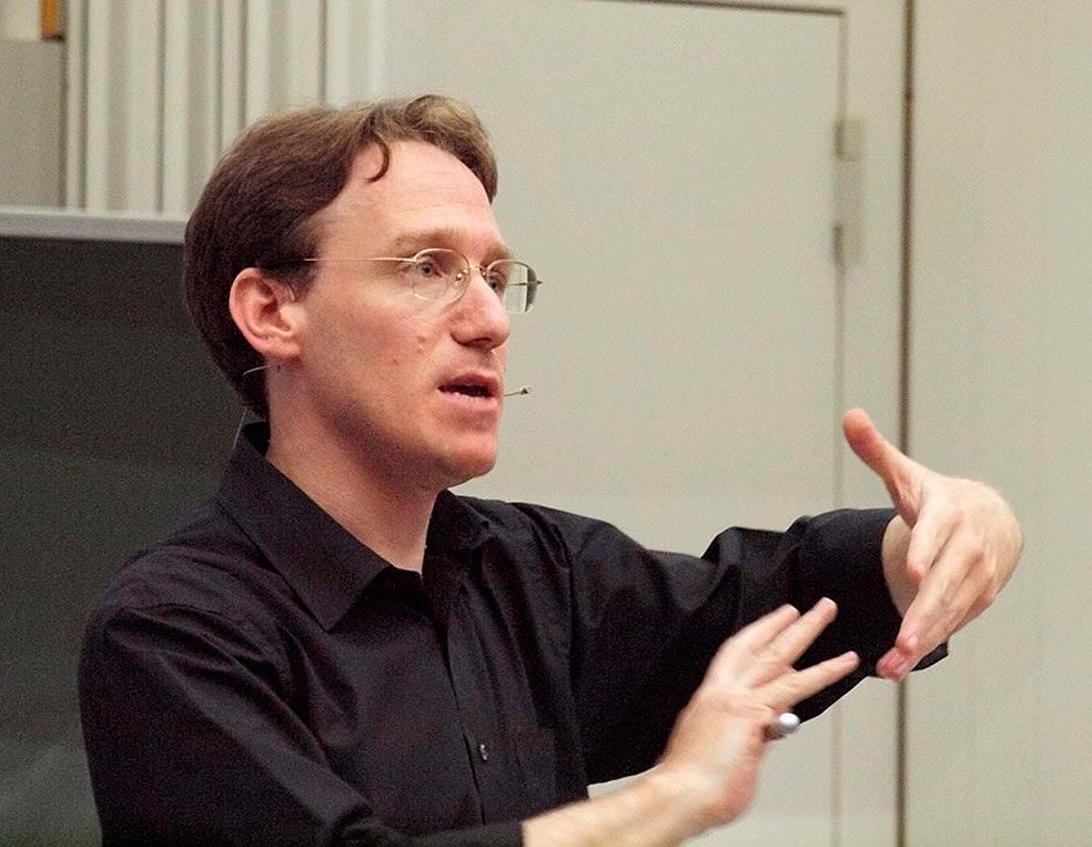 El genetista y neurocientífico inglés Simon E. Fisher.