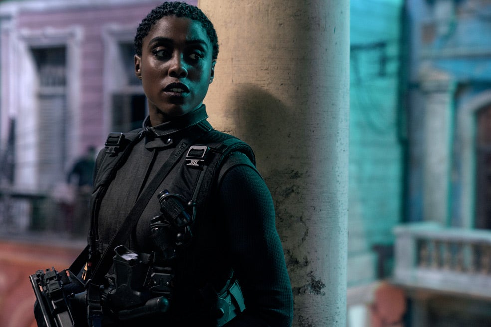 En Sin tiempo para morir hay una agente 007 –interpretada por Lashana Lycnh– que, además, es negra. ¿Anticipo de una revolución en la franquicia?