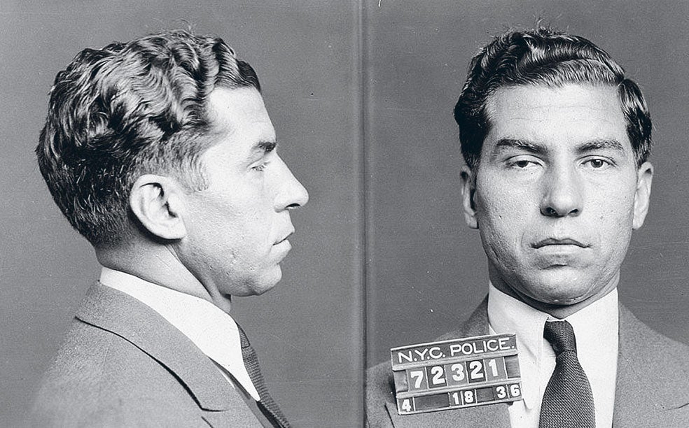 A cambio de beneficios carcelarios Lucky Luciano aportó información y contactos para el desembarco del ejército aliado en Sicilia durante la Segunda Guerra Mundial.