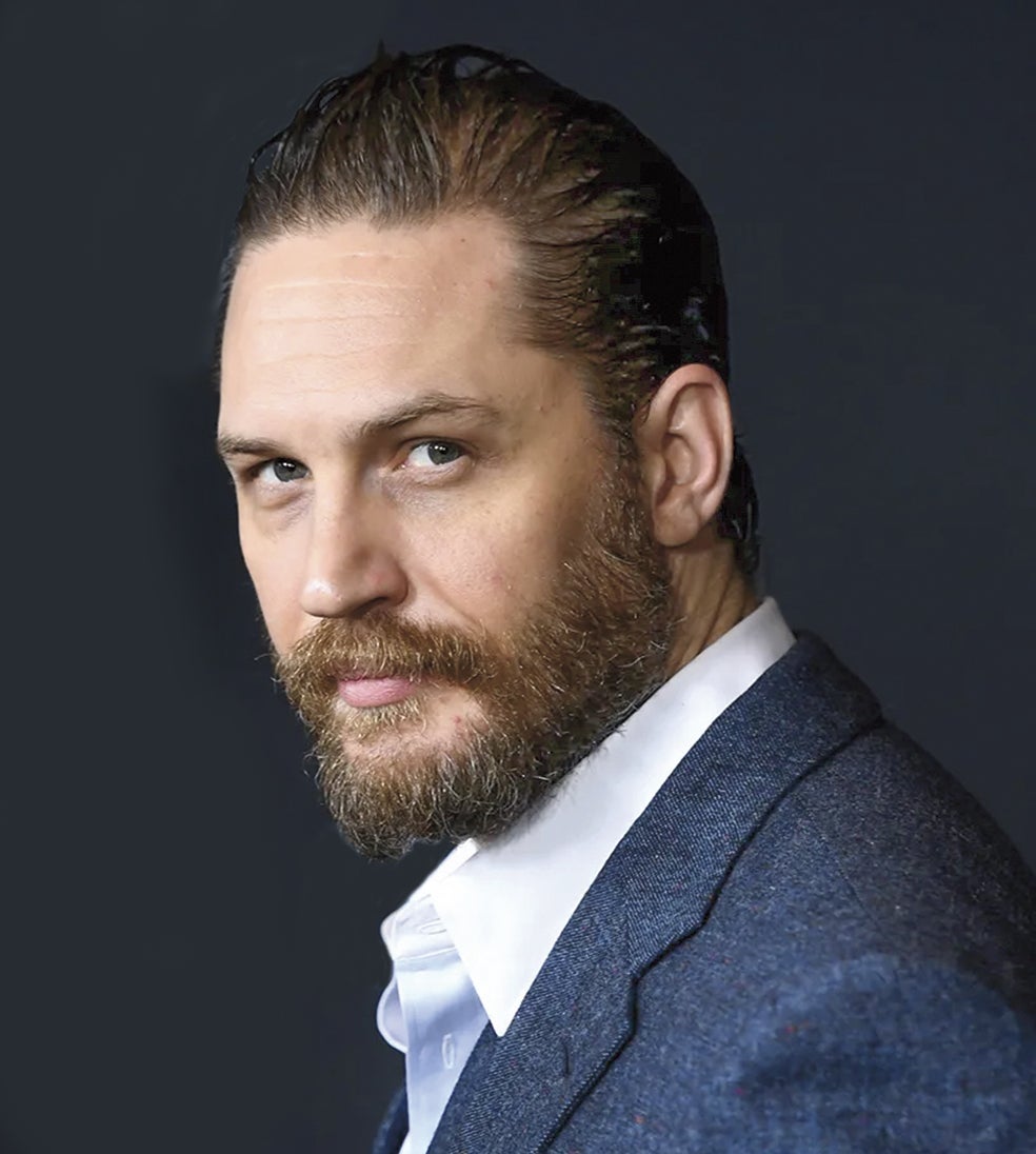Tom Hardy es toda una institución en Reino Unido y posee un físico similar al de Daniel Craig. Lleva siendo el favorito de las casas de apuestas británicas desde que Craig anunciara su marcha en 2019, pero el mundo, claro, ha cambiado mucho desde entonces...