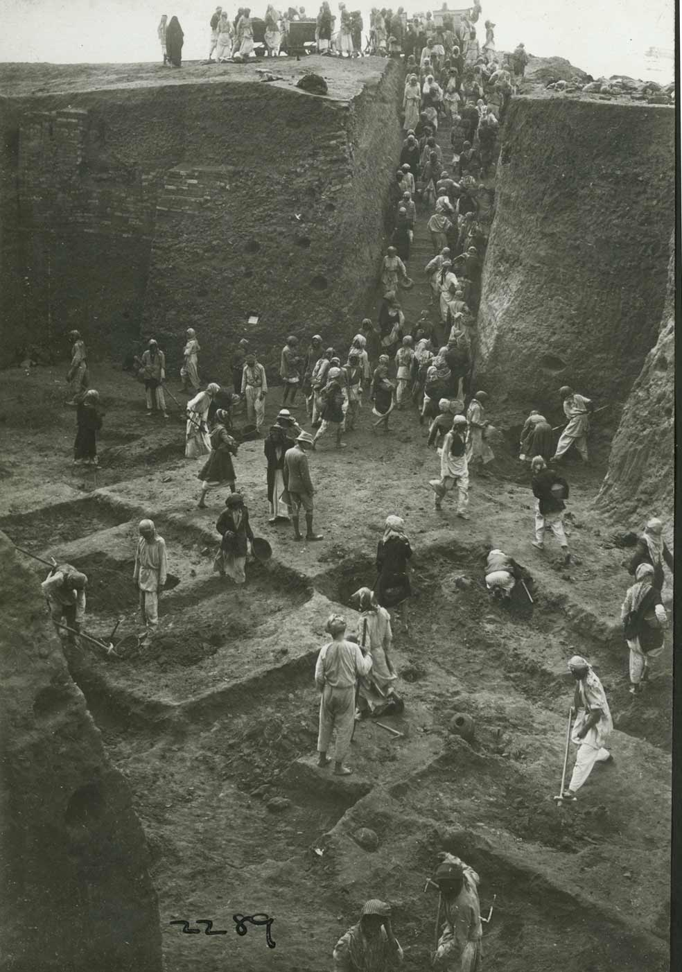 En la excavaciones de Ur se hallaron restos de una civilización anegada por el lodo, prueba de un diluvio prehistórico real.